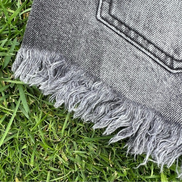 We The Free Loving Good Vibrations Distressed Frayed Shorts Size 29 Washed Black - Picture 10 of 12